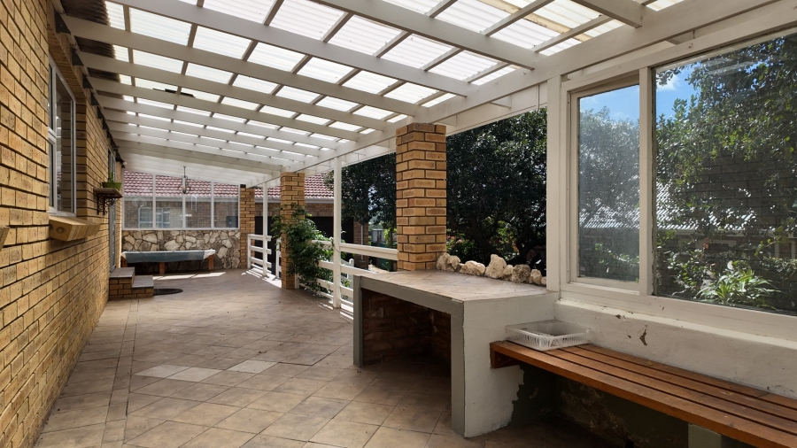 3 Bedroom Property for Sale in Stilbaai Wes Western Cape